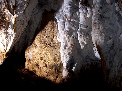 (c) TLR / Cavernes en Saintonge